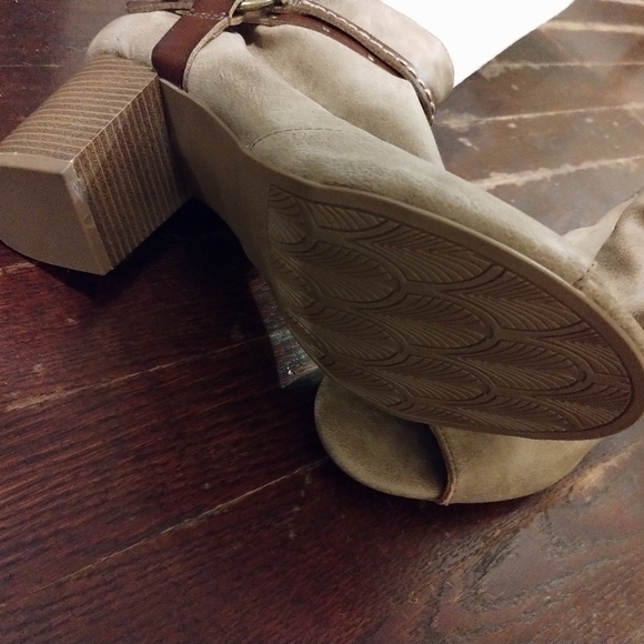 SO Ankle Bootie - Picture 1 of 6